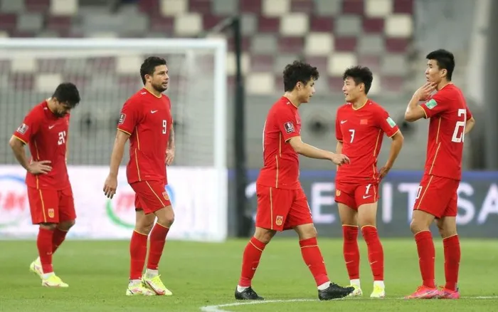 ĐT Trung Quốc bị bỡn cợt vì cậu nhóc 17 tuổi - Thực trạng bóng đá Trung Quốc hiện nay