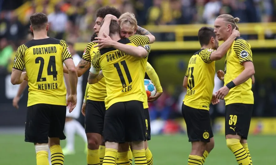Atletico nhấn chìm Barca - Dortmund tạm lên ngôi nhì bảng