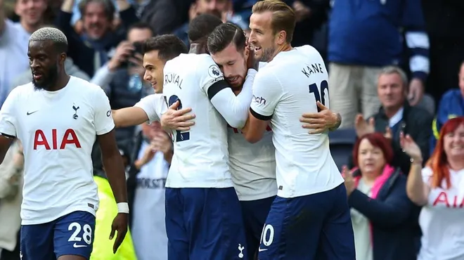 Tottenham tìm lại niềm vui chiến thắng - West Ham bại trận trước tân binh - Leicester hòa đáng tiếc
