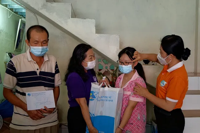 Cộng đồng người Việt Nam tại Séc hỗ trợ gần 300 triệu đồng cho trẻ mồ côi tại TPHCM 1