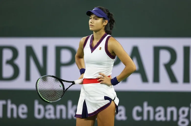 Indian Wells 2021: Iga Swiatek, Simona Halep thắng trận đầu - Emma Raducanu thua sốc
