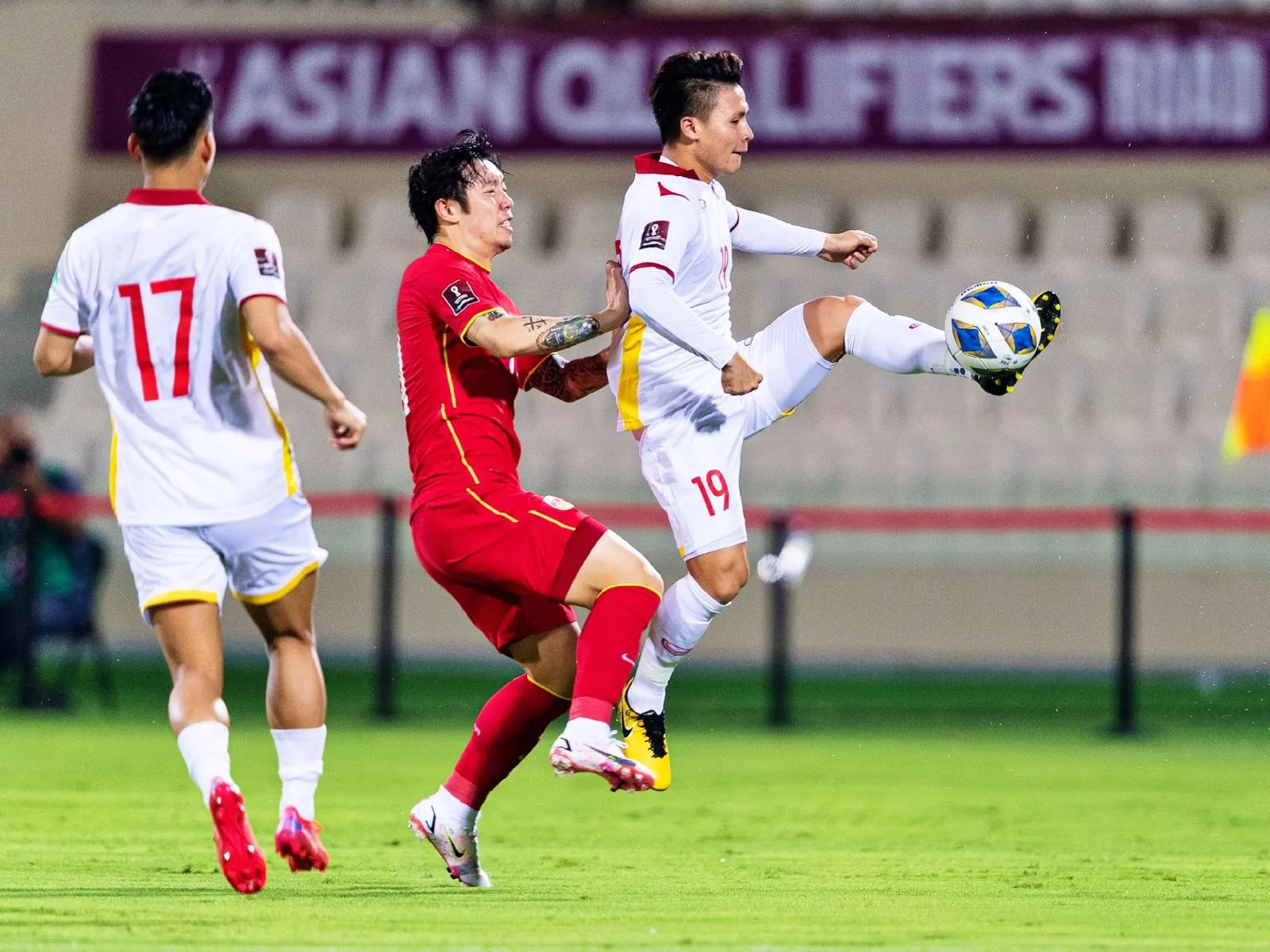 ĐT U23 Việt Nam dốc sức tập luyện tại UAE - ĐT Việt Nam đã có được những kinh nghiệm quý giá
