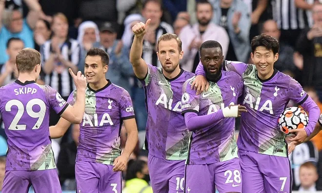 Tottenham chiếm vị trí thứ 5 của MU - West Ham thắng tối thiểu Everton
