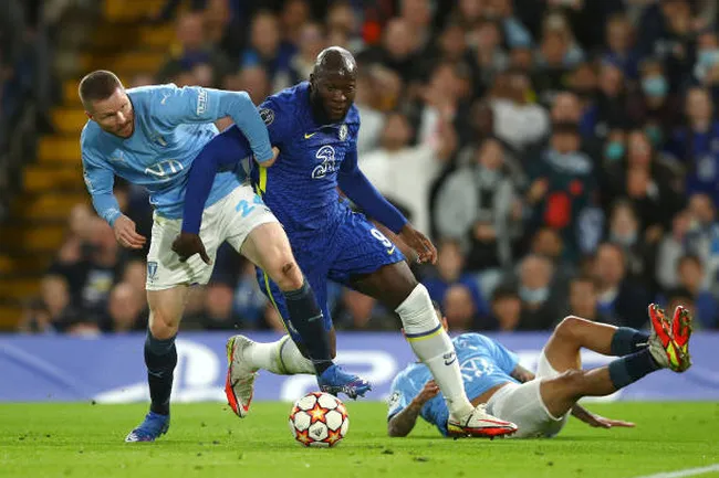 Chelsea nhận tin dữ về chấn thương của Lukaku - Fernandes nguy cơ vắng mặt ở trận gặp Liverpool