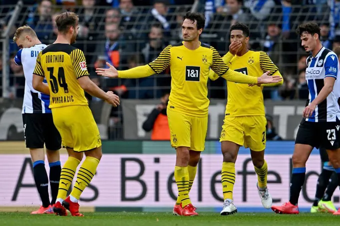 Bayern xây chắc ngôi đầu - Dortmund bám đuổi sát nút