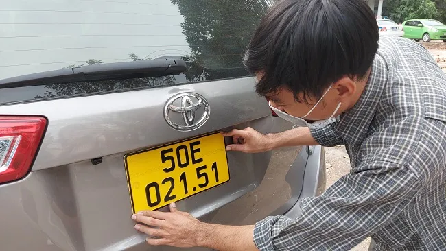Cận kề thời hạn đổi biển số vàng: TPHCM còn hơn 50 ngàn xe chưa chuyển đổi 2