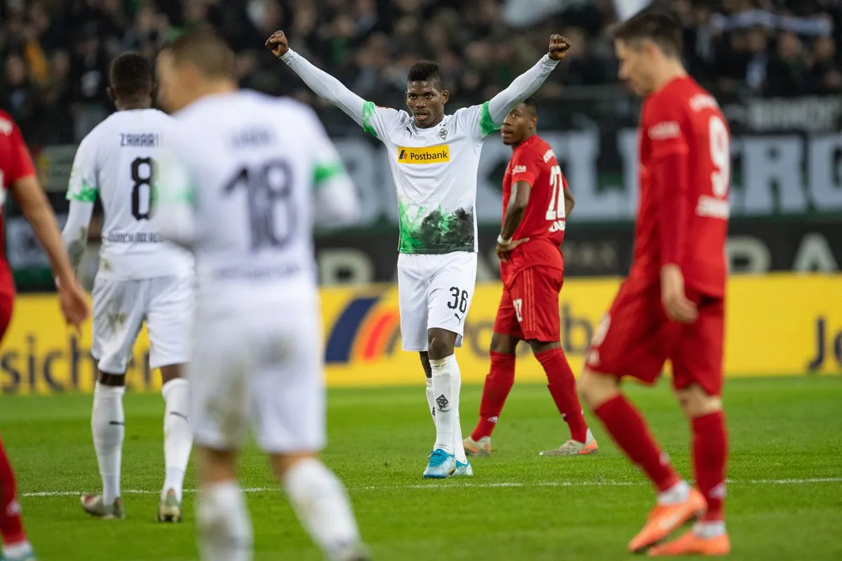 M'Gladbach bất ngờ hủy diệt Bayern - Dortmund thắng nhọc tại Cup Quốc gia Đức