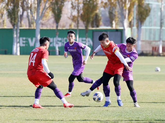 U23 Việt Nam luyện khả năng thi đấu đối kháng - Văn Lâm có danh hiệu đầu tiên tại Nhật Bản