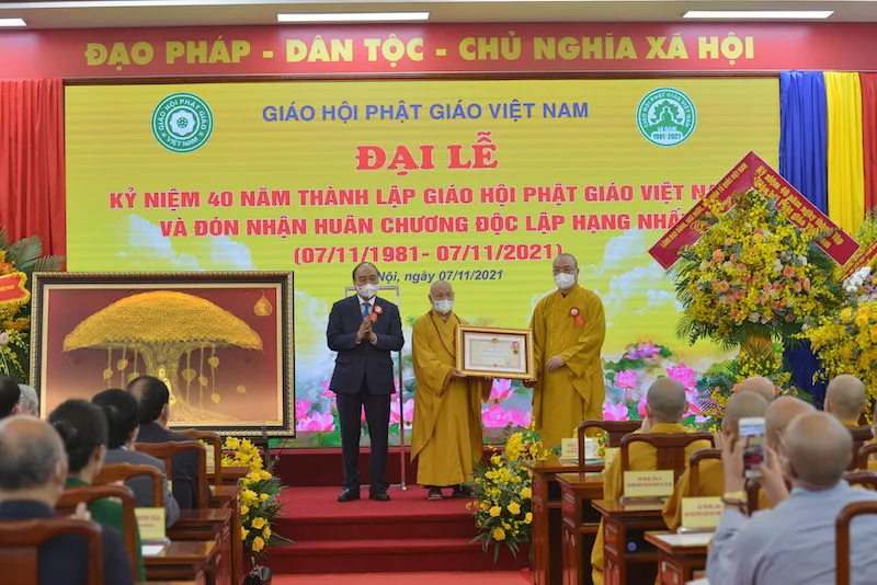 trao tăng Huân chương cho Giáo hội Phật giáo Việt Nam