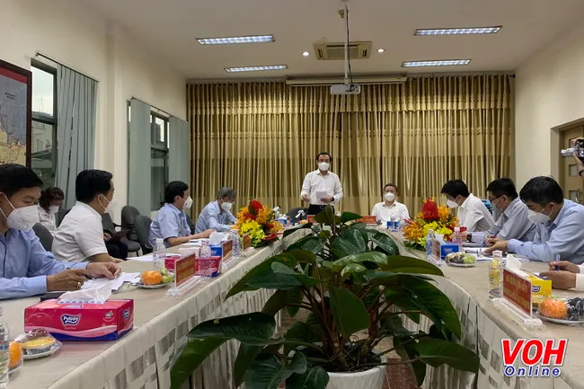 Bí thư Thành ủy Nguyễn Văn Nên yêu cầu duy trì sản xuất, nhưng phải bảo vệ sức khỏe người lao động 1