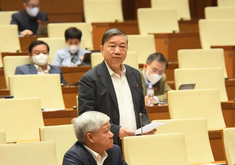 Bộ trưởng Bộ Công an Tô Lâm trả lời ý kiến đại biểu Quốc hội.