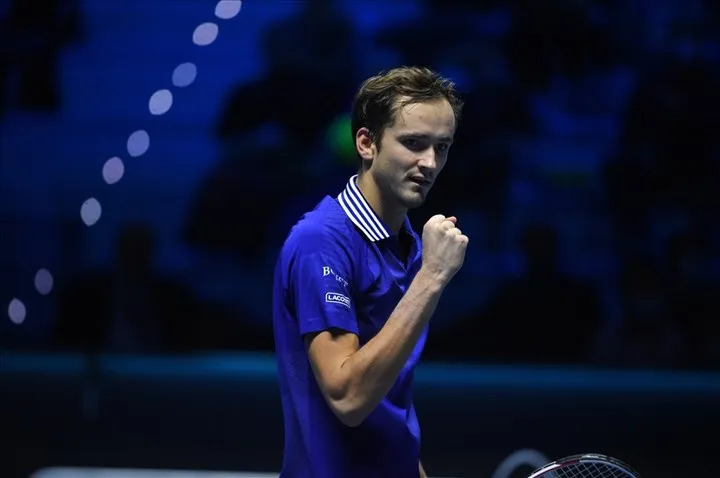 ATP Finals 2021: Zverev và Medvedev cùng thắng trận ra quân