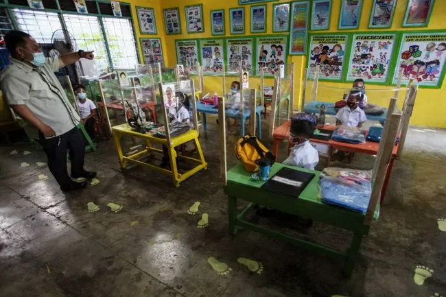 Philippines: học sinh được đi học trở lại sau 20 tháng đóng cửa do Covid-19 1