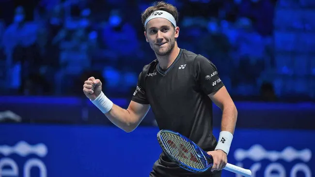 ATP Finals 2021: Đánh bại Rublev, Djokovic có lần thứ 10 vào bán kết