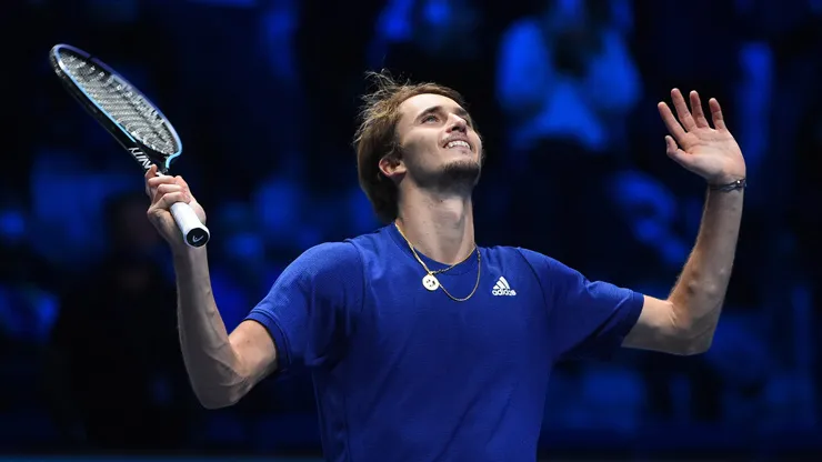 ATP Finals 2021: Đánh bại Djokovic, Zverev gặp Medvedev tại chung kết