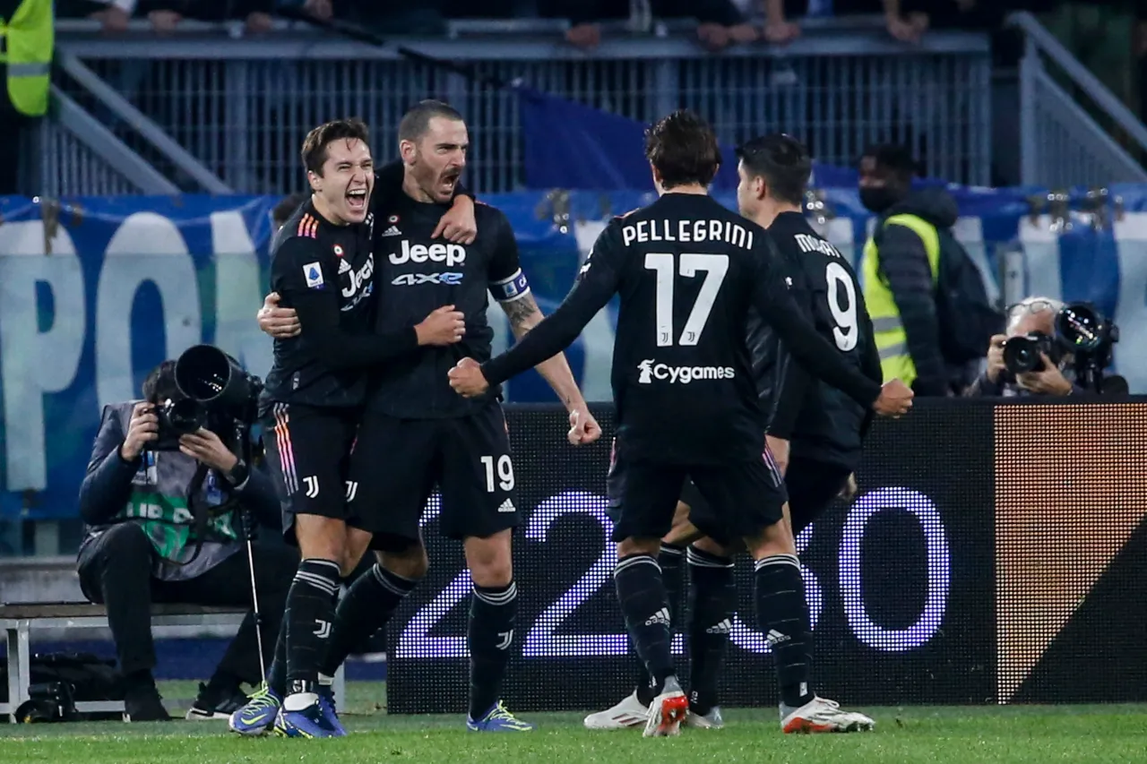 Juventus áp sát top 4 - Milan lỡ cơ hội chiếm ngôi đầu Serie A
