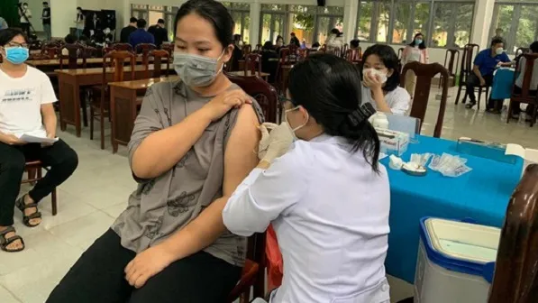 TP.HCM: chạy nước rút tiêm vắc-xin cho trẻ em, Đồng Nai xuất hiện giấy xét nghiệm COVID-19 giả 4