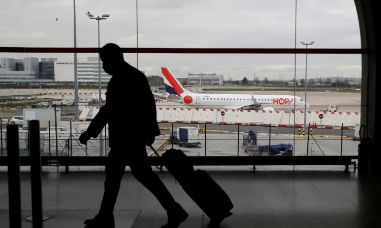 Pháp: dỡ bỏ lệnh cấm các chuyến bay từ Nam Phi