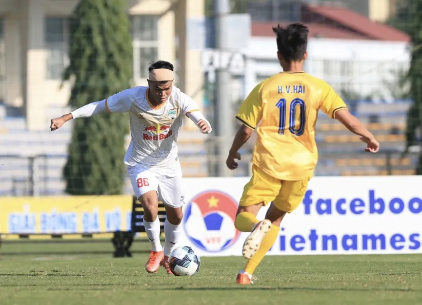 U21 Quốc gia 2021: Viettel và Nam Định ra quân thắng lợi - HAGL chia điểm