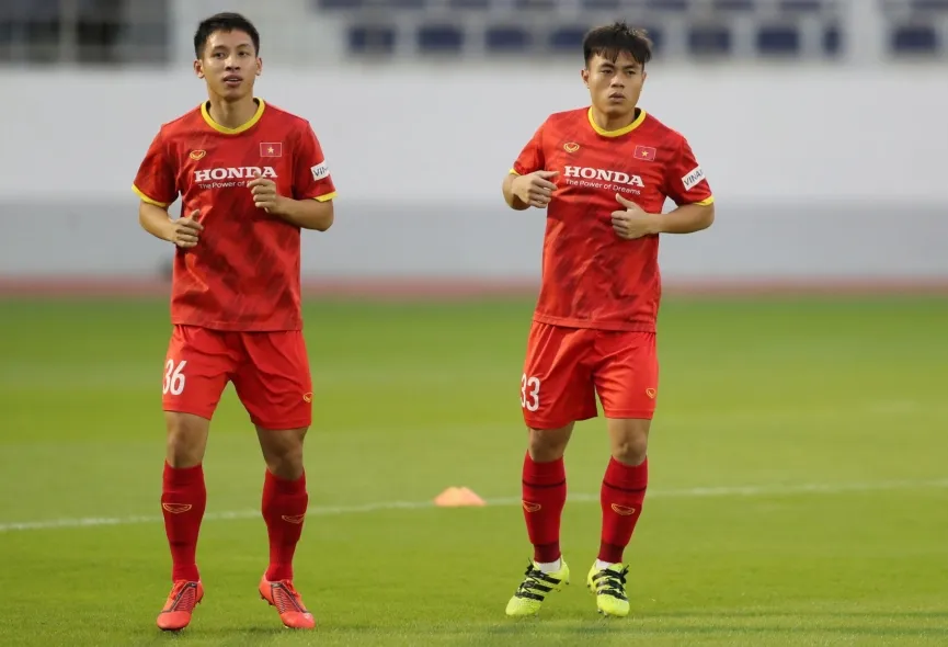 AFF Cup 2020: Quang Hải và Quế Ngọc Hải trở lại tập luyện cùng ĐT Việt Nam