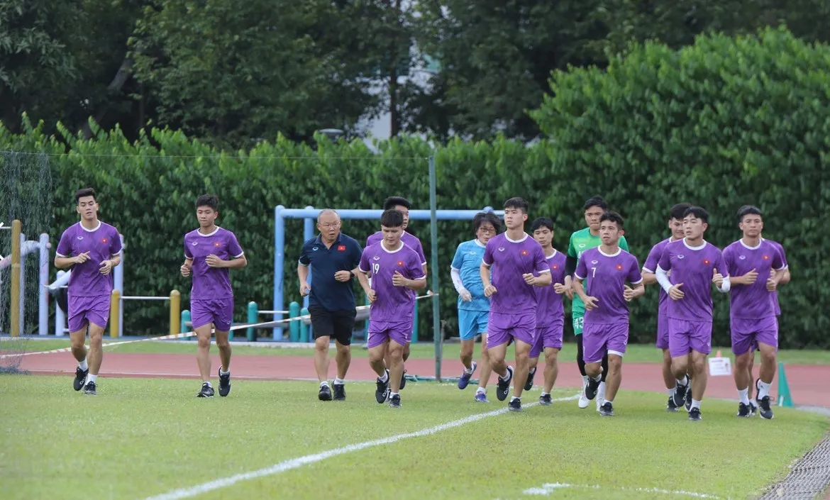 AFF Cup 2020: ĐT Việt Nam được tập làm quen sân - Nhận tin vui về lực lượng