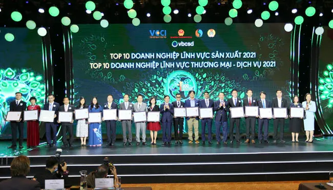 Vinamilk 6 lần liên tiếp được vinh danh trong top 10 doanh nghiệp phát triển bền vững nhất Việt Nam 1