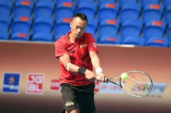 Giải quần vợt VĐQG 2021: Quang Vinh tạo nên bất ngờ đầu tiên