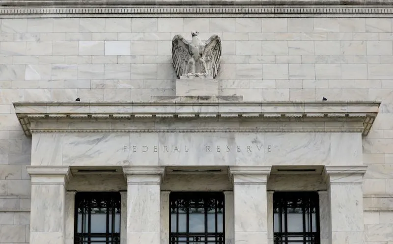 Fed báo hiệu sẽ có 3 đợt tăng lãi suất vào năm 2022 