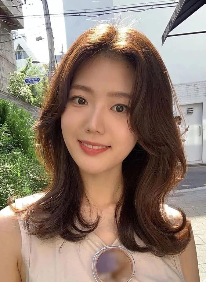 4 kiểu tóc uốn xu hướng của gái Nhật – Hàn trong năm 2022 13
