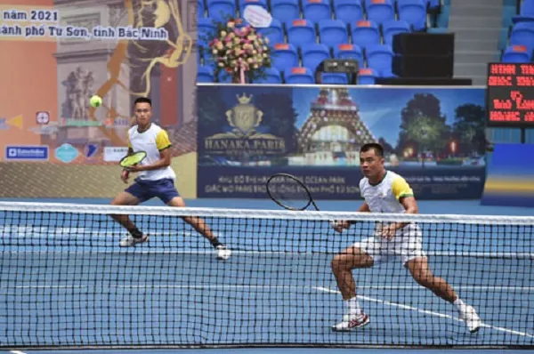 Giải quần vợt VĐQG 2021: Hạt giống số hai Phạm Minh Tuấn bị loại ở tứ kết