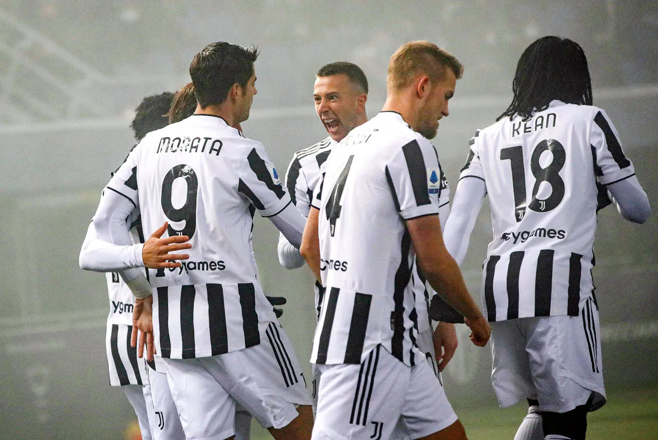 Juventus áp sát Top 4 - Roma đại thắng trên sân Atalanta