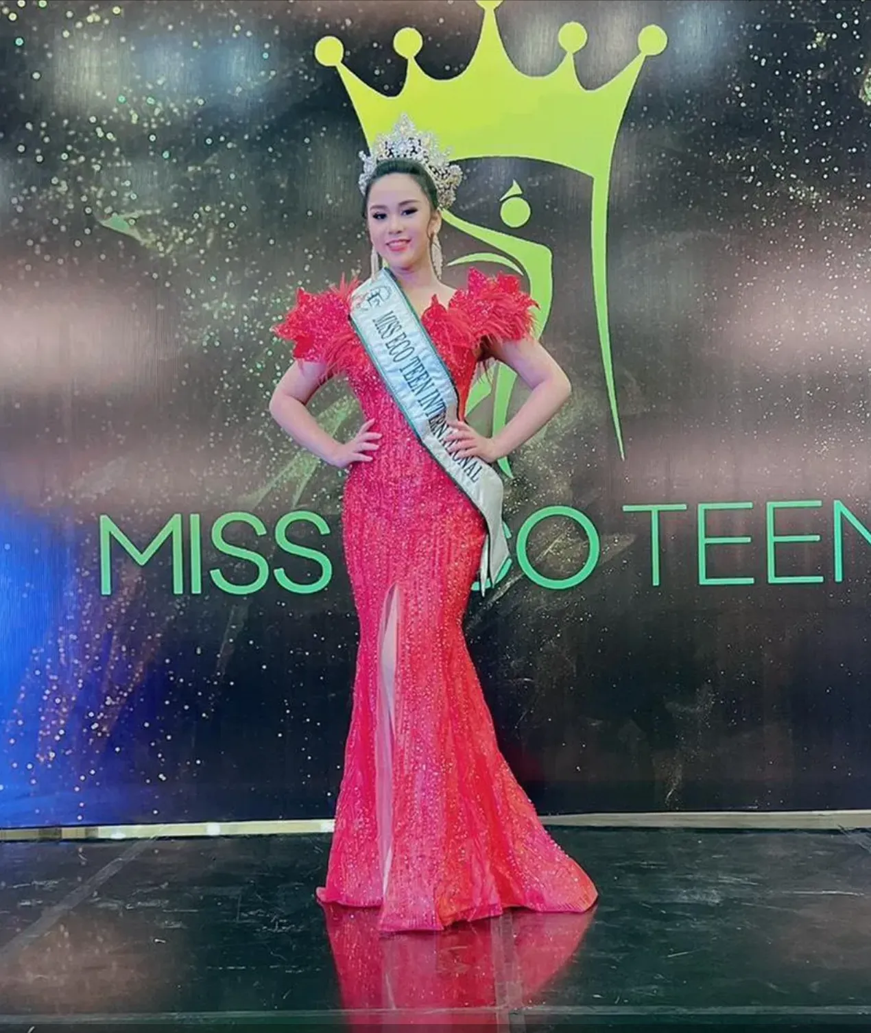 Vũ Huyền Diệu đăng quang Miss Eco Teen International 