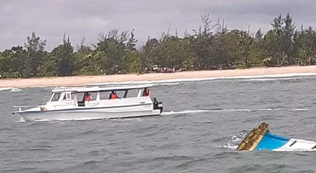 Bộ trưởng Madagascar sống sót sau 12 giờ lênh đênh trên biển 