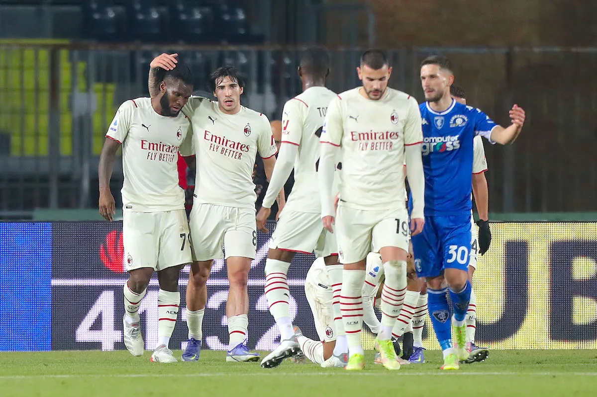 Milan bám sát Inter trên BXH - Roma hòa thất vọng trên sân nhà