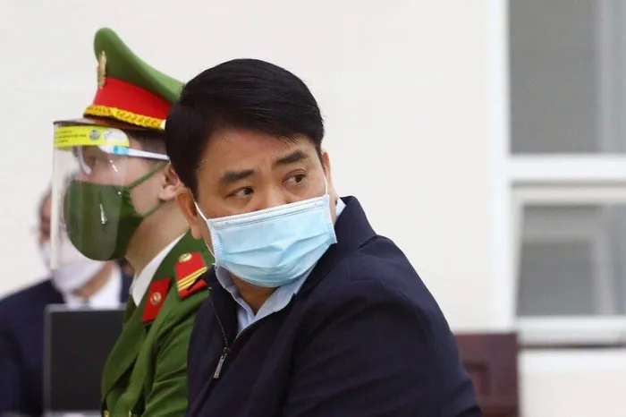 Cựu Chủ tịch Hà Nội Nguyễn Đức Chung tại phiên tòa xử vụ án mua chế phẩm Redoxy-3C