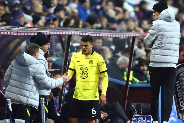 MU hòa thất vọng trên sân Newcastle - Ronaldo đá xấu lại thoát thẻ đỏ