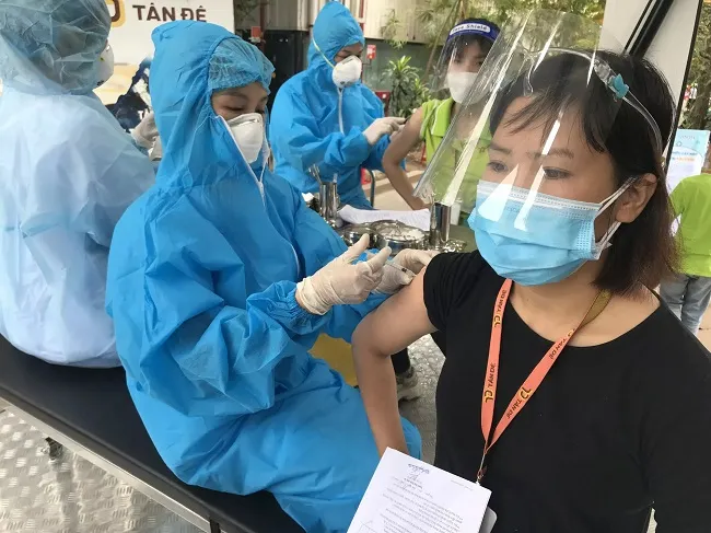 Chiều 6/1: Việt Nam đã tiếp nhận hơn 206 triệu liều vaccine phòng COVID-19 1