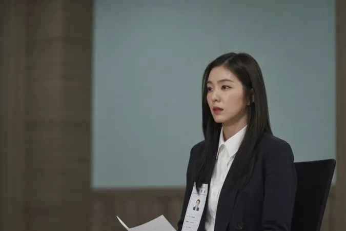 Jisoo (BLACKPINK) và Irene (Red Velvet) nhận phản ứng trái ngược trong lần đầu đóng phim 6