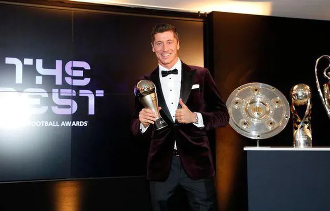 Lewandowski xuất sắc giành FIFA The Best 2021 - Ronaldo giành giải thưởng đặc biệt
