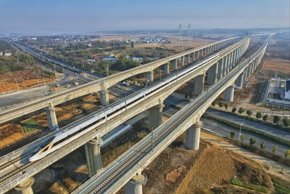Trung Quốc: tăng chiều dài đường sắt cao tốc bằng tổng quy mô 5 nước