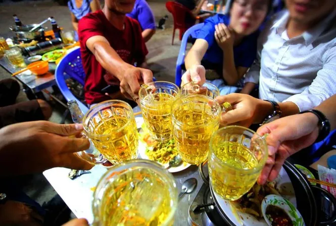 Bộ Y tế vừa có công văn gửi các địa phương đề nghị tăng cường chống tác hại của rượu,bia trong dịp Tết Nhâm Dần, 2022.