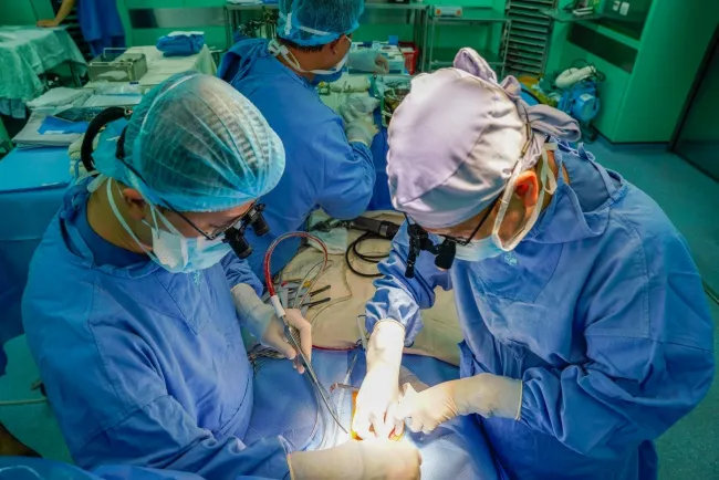 Phẫu thuật sửa chữa toàn bộ tổn thương tim cho bé sơ sinh 10 ngày tuổi 1