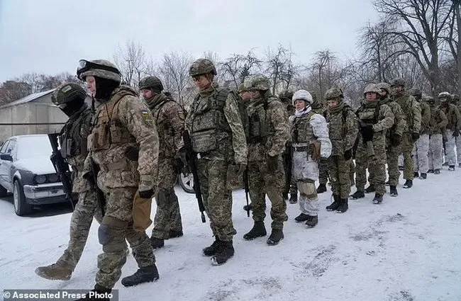 Mỹ ra lệnh gia đình nhân viên ngọai giao tại Ukraine về nước do lo ngại bùng nổ xung đột với Nga 1