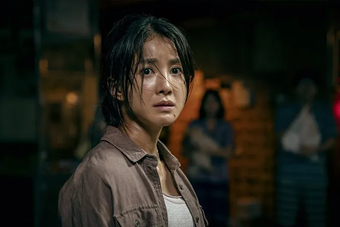 Loạt phim Hàn trên Netflix rục rịch sản xuất mùa 2: Ngoài Squid Game còn có tác phẩm nào? 12