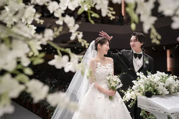 Điểm danh những cặp đôi sao Hàn, Trung công bố kết hôn vào năm 2022 1