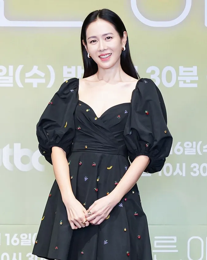 Son Ye Jin lần đầu lộ diện sau thông báo kết hôn với Hyun Bin,cô dâu sắp cưới rạng rỡ quá đi thôi 6