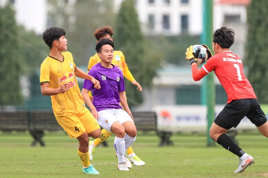 HLV Park có 'cơn đau đầu dễ chịu' - U19 HAGL thắng tưng bừng U19 Hà Nội