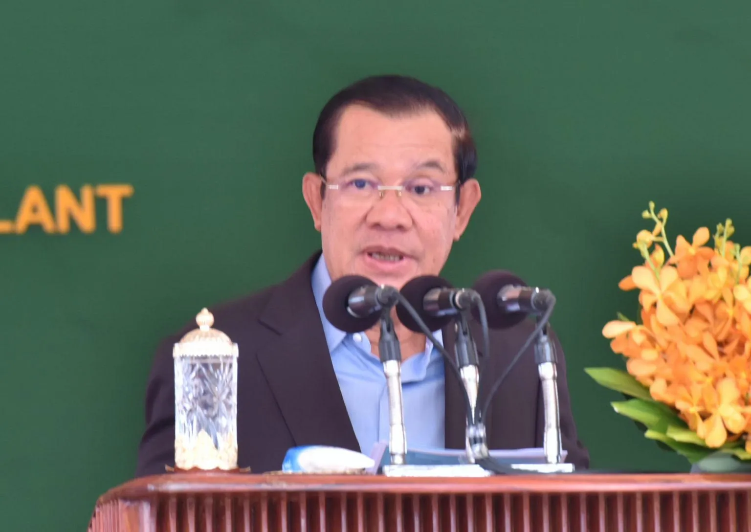 Thủ tướng Cammpuchia Hun Sen khẳng định sẽ không đóng cửa đất nước