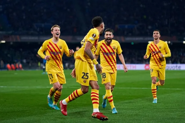Barca đè bẹp Napoli  - Dortmund dừng bước tại vòng play-off Europa League