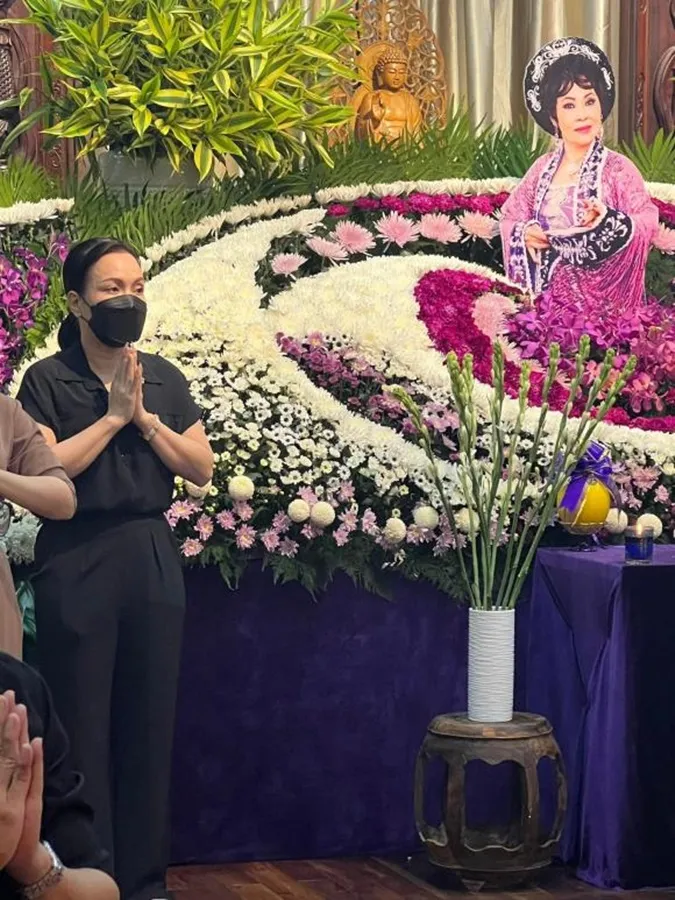 Việt Hương tiết lộ lý do lo toàn bộ chi phí lễ cầu siêu nghệ sĩ Ngọc Đáng 12